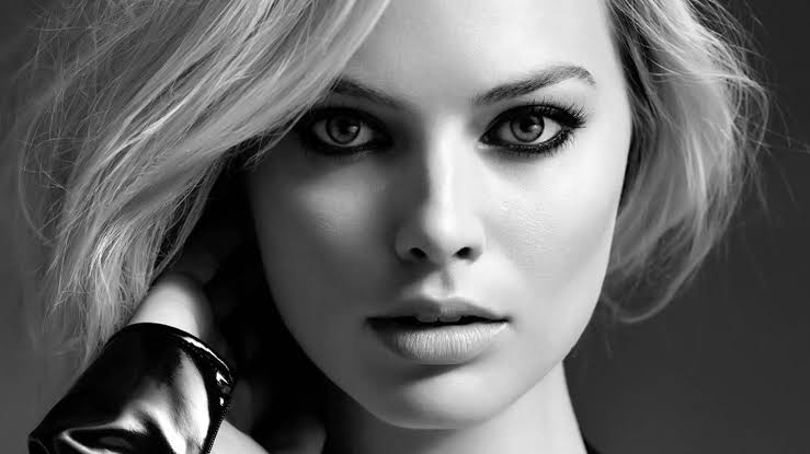 Margot Robbie e Tim Burton: O Retorno de um Clássico da Ficção Científica