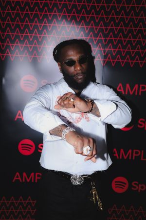 Burna Boy participa de encontro do Spotify em São Paulo para fortalecer artistas pretos brasileiros