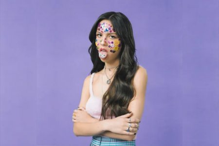 Atualizações em murais e no site aumentam expectativa para o novo álbum de Olivia Rodrigo.