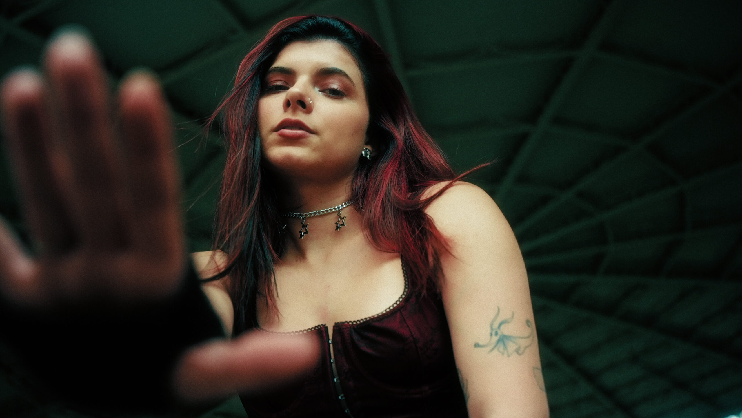 Novo álbum de Aléxia mistura emoção, peso e autenticidade